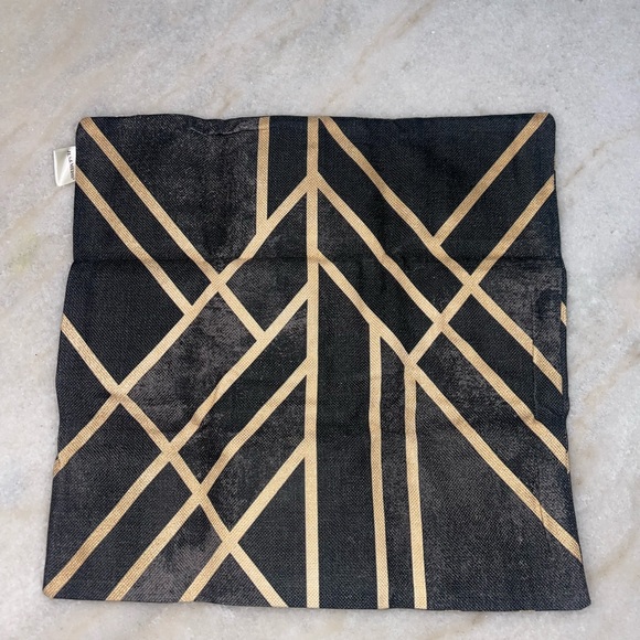 NWT Double Side Printed Cushion Cover Square Pillow Cover Black 18”x18” - Picture 2 of 3